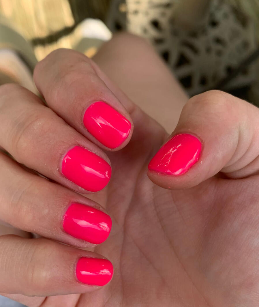 Claws out ladies. Claws out ladies.